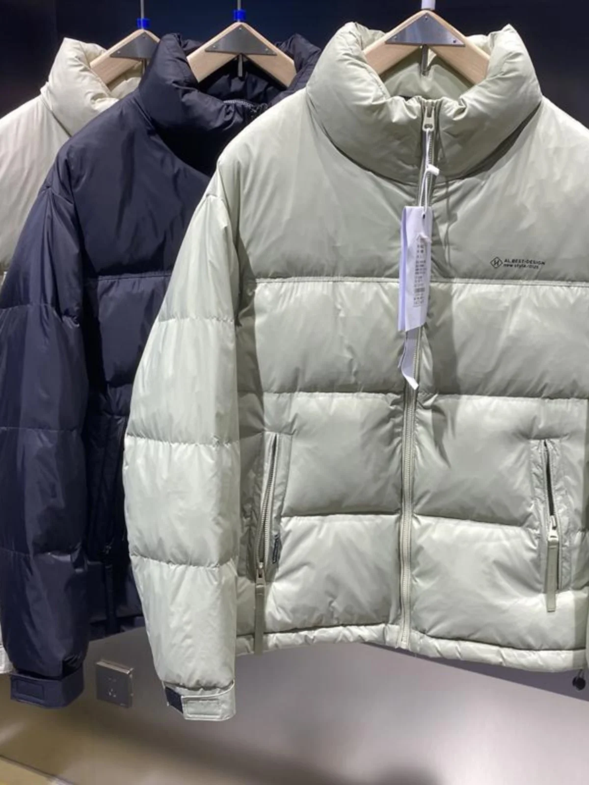 

Теплая утепленная мужская пуховая куртка с воротником-стойкой, молодежная модная зимняя верхняя одежда из полиэстера и нейлона, с наполнителем из белого пуха.