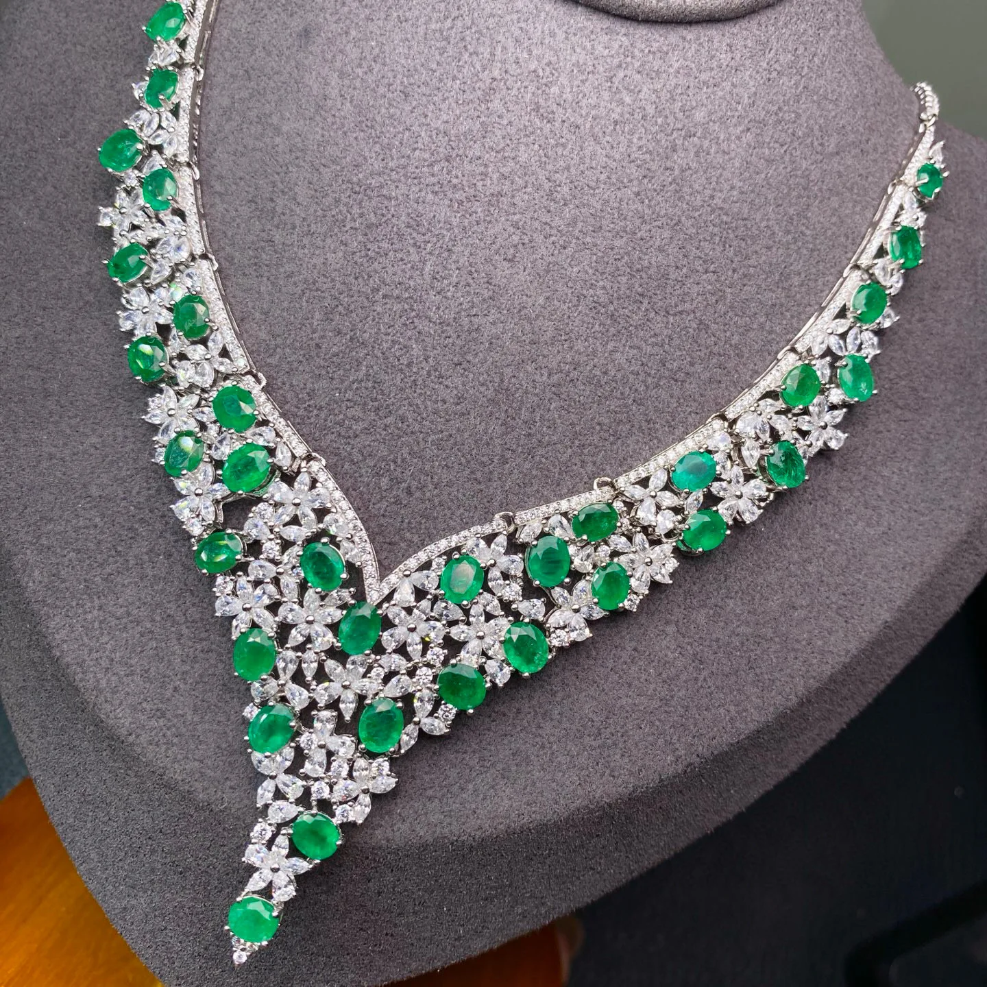 

Ожерелье из натурального колумбийского изумруда 4*5 мм, прецизионная оправа из стерлингового серебра S925 с полным огнем и сертификатом, банкетные украшения