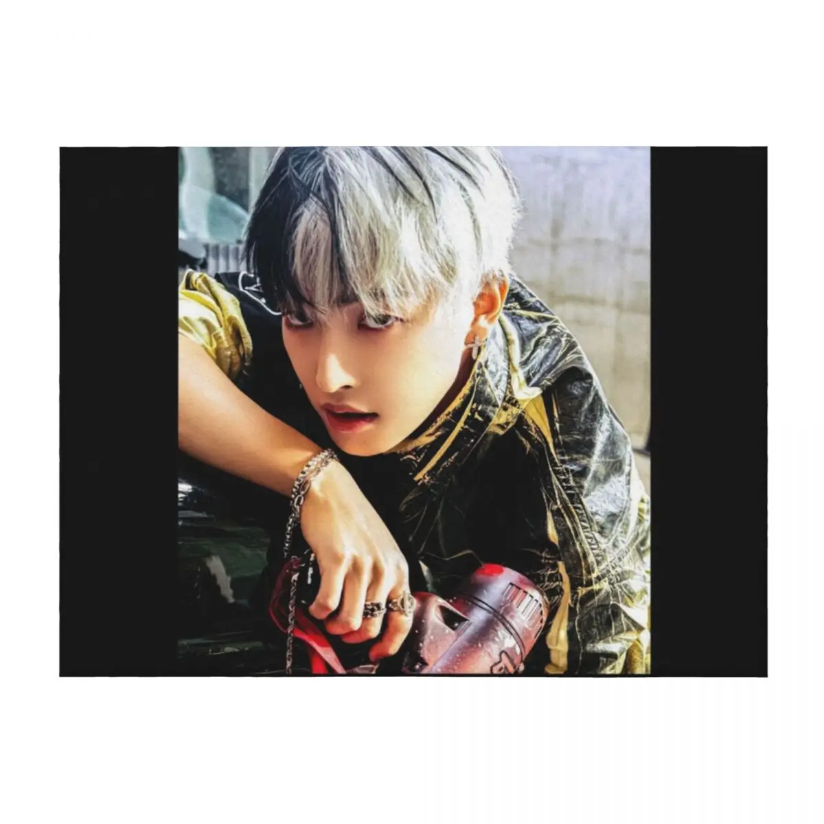 

Hongjoong - Ateez Throw Blanket Camping Polar Luxury Designer Soft Blankets