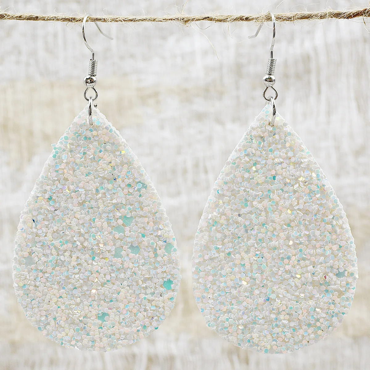 Boucles d'oreilles en cuir à paillettes en forme de larme pour femmes et filles, grandes boucles d'oreilles de déclaration, vente en gros, tendance