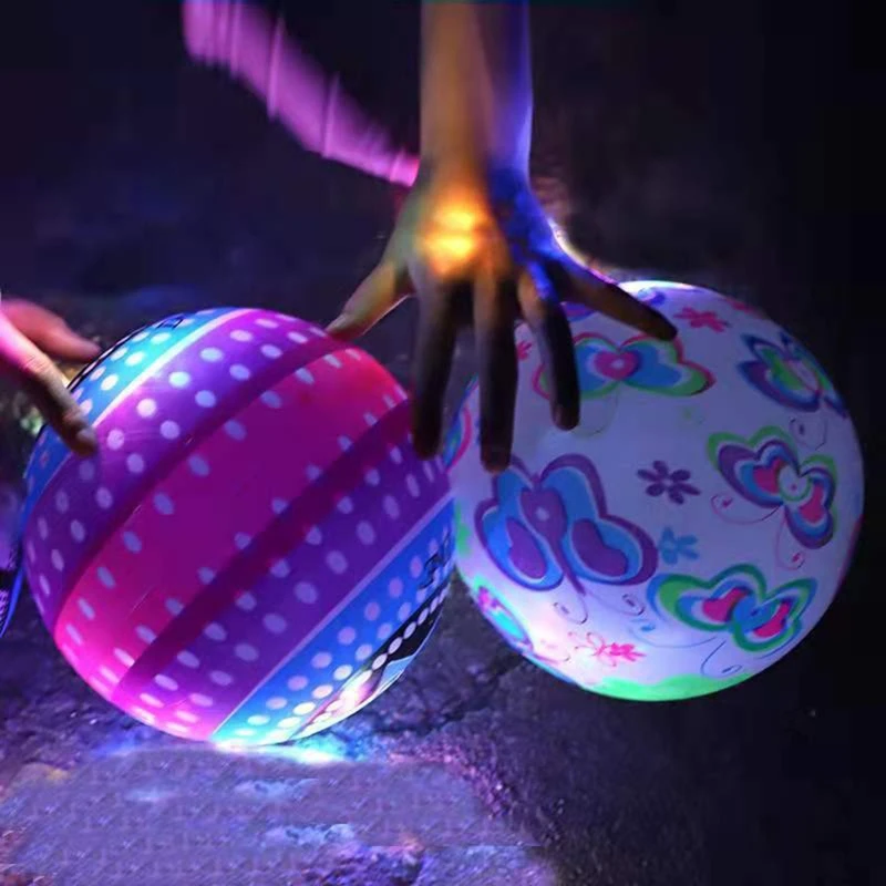 Bola de borracha inflável brilhante para meninos e meninas, produto macio e divertido, com luz led, ideal para esportes ao ar livre e atividades night