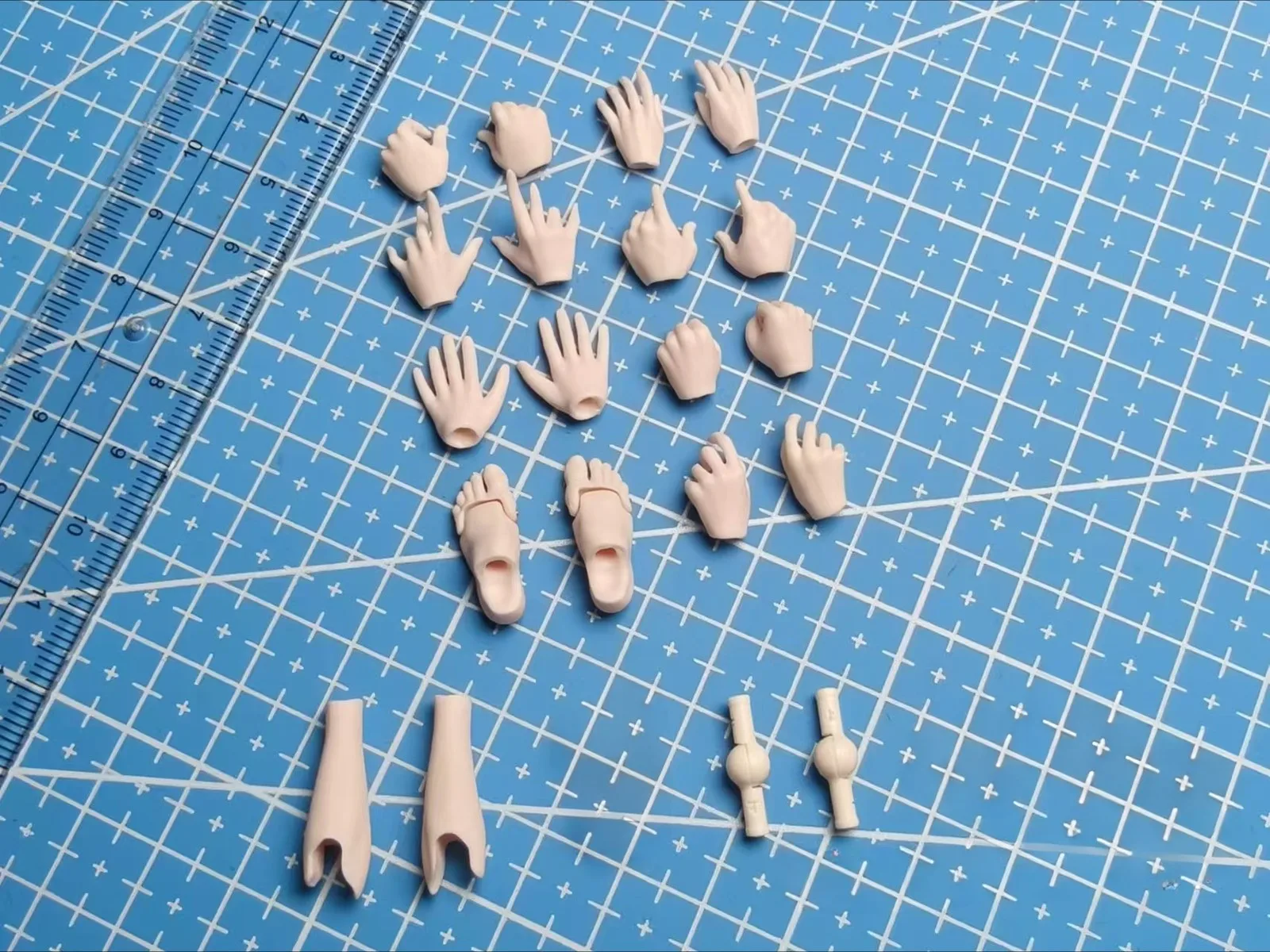 

RomankeyX COWL 1/12 Scale Female Hand Shape Model 6'' Gun&Girl