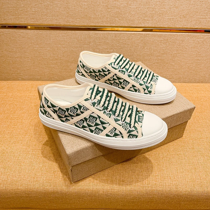 

Faionable Casual Men's Canvas Slip-On oes Spring Autumn Season Breathable Flat Bot All-Match White Sneakers