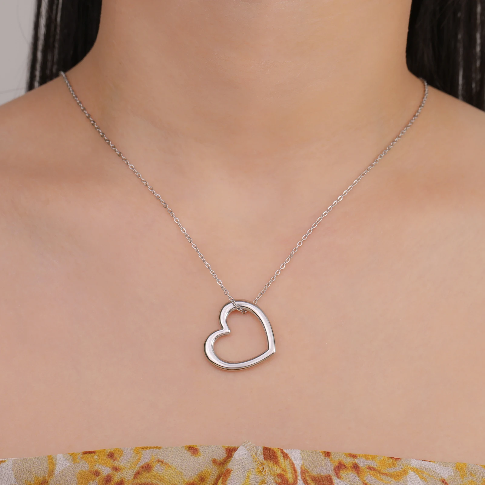 COOLTIME 패션 러브 하트 펜던트 목걸이, 스테인레스 스틸 할로우 러브 목걸이, 기념일 생일 선물