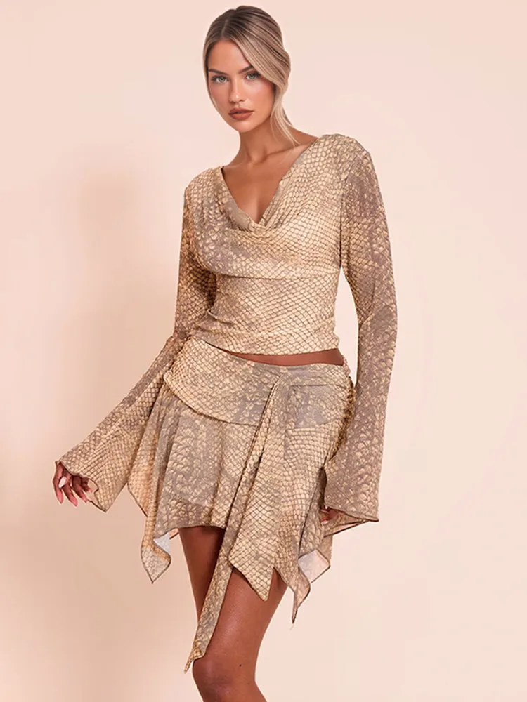 

Mozision Сексуальная юбка со змеиным принтом, комплект из двух предметов, женский элегантный топ с v-образным вырезом и длинными рукавами и мини-юбка, одинаковые комплекты, комплект для клубной вечеринки