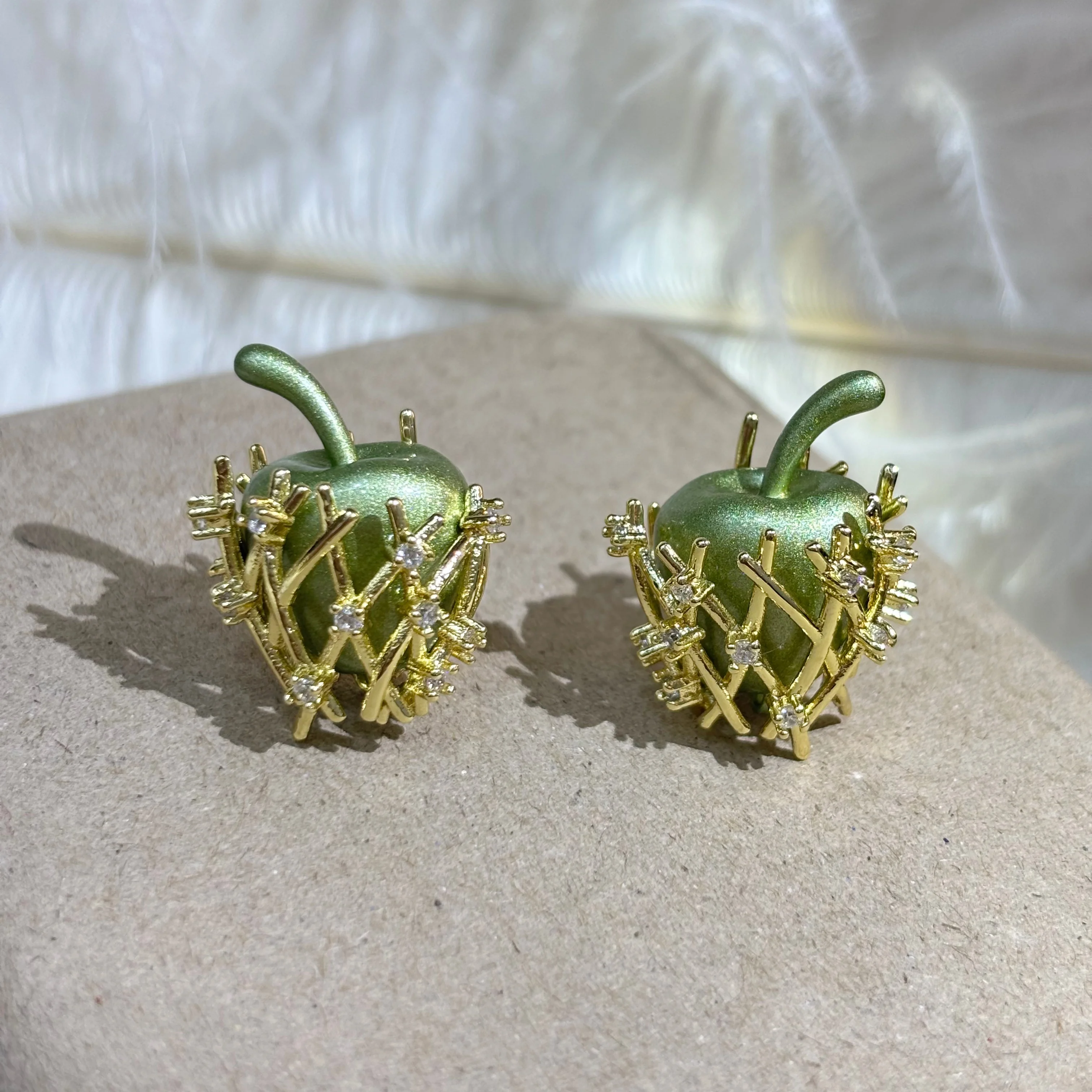 Vintage Hollow Grid Green Apple Stud Earrings Fresh Forest Unique Dainty Versatile Daily Earrings for Girls