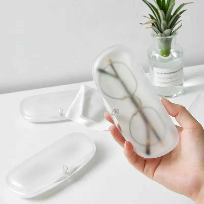 1/2/4 PCS Plastic Eyeglass Cases, Fresh, Simple and Stylish Eyewear Storage Boxes with Cleaning Cloth Pad