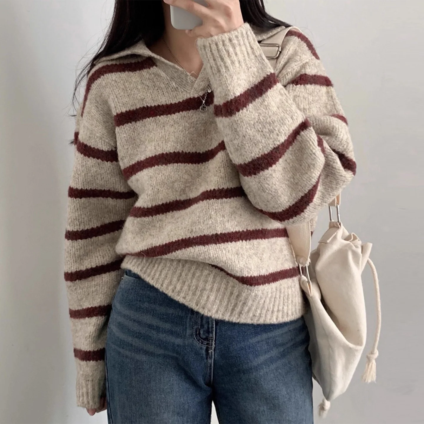 

Новинка! Уютный женский свитер в стиле ретро с цветными блоками, свободного кроя, с V-образным вырезом и длинными рукавами, для повседневной носки зимой.