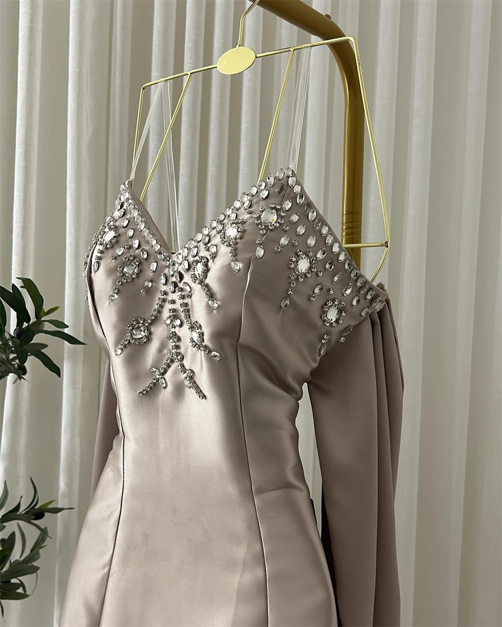 Высококачественное вечернее платье русалки в Саудовской Аравии по индивидуальному заказу, блестящие вечерние платья с кристаллами, простые платья для выпускного вечера с v-образным вырезом и молнией сзади