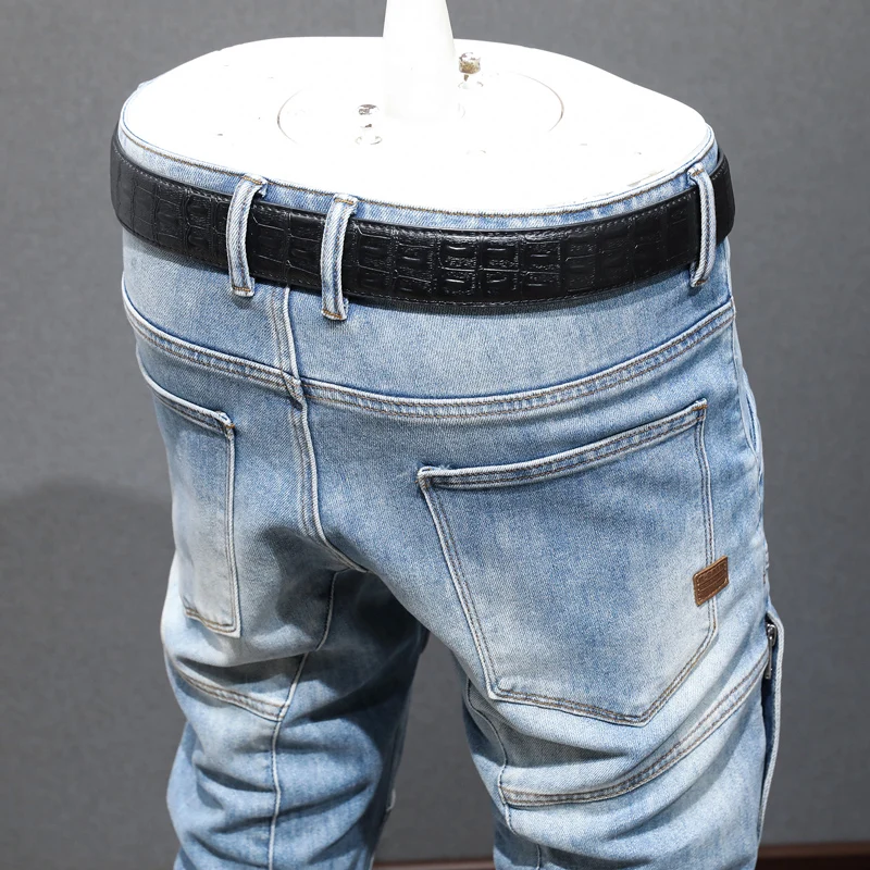 Street Fashion Men Jeans Retro Light Blue Elastic Slim Fit Spliced Biker Jeans Men Zipper Pocket Patched Designer Hip Hop Pants