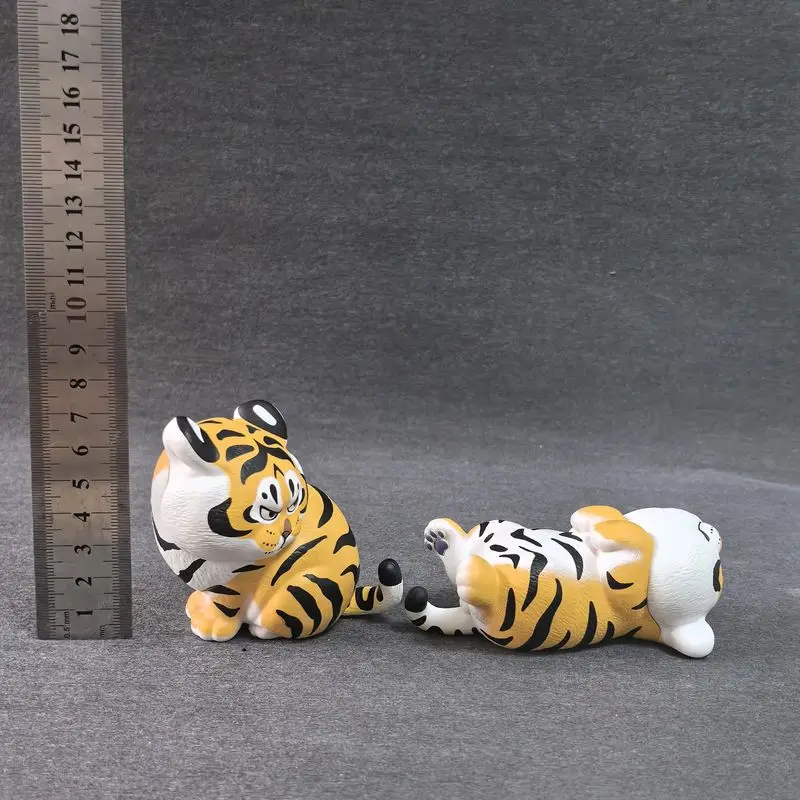 Nuova scatola cieca originale I'm Not Fat Tiger - Serie quotidiana di Little Tiger Ornamento di oggetto da gioco fatto a mano alla moda per regali di compleanno