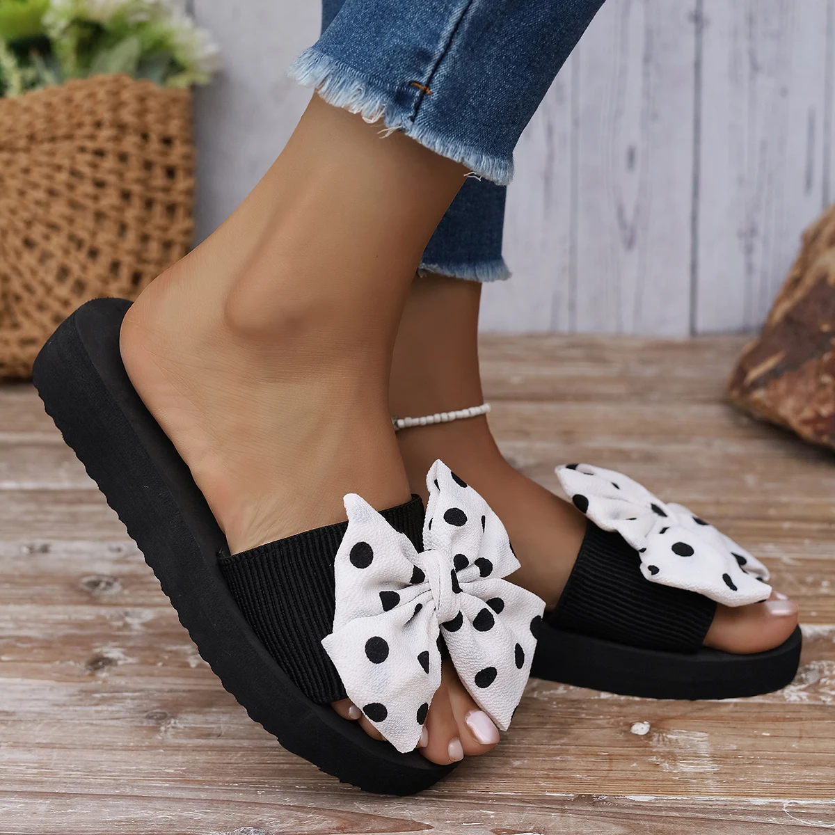 3 cm Absatzhöhe, elegante Sandalen mit Polka-Dot-Schleife, schlichtes, schwarzes Design, zum einfachen Anziehen, für Damen. – Detail 6