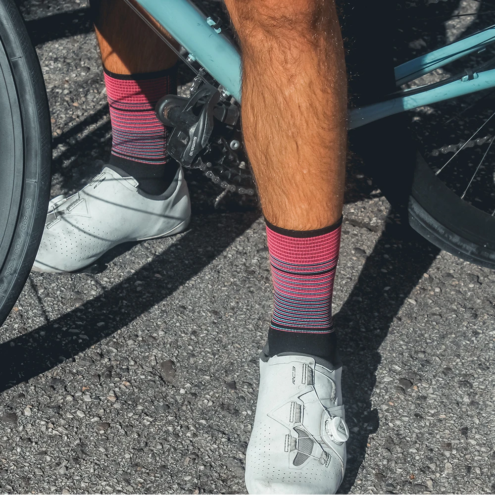 YKYWBIKE-Chaussettes de cyclisme respirantes pour hommes et femmes, chaussettes de vélo de route, marque professionnelle, sports de plein air, course