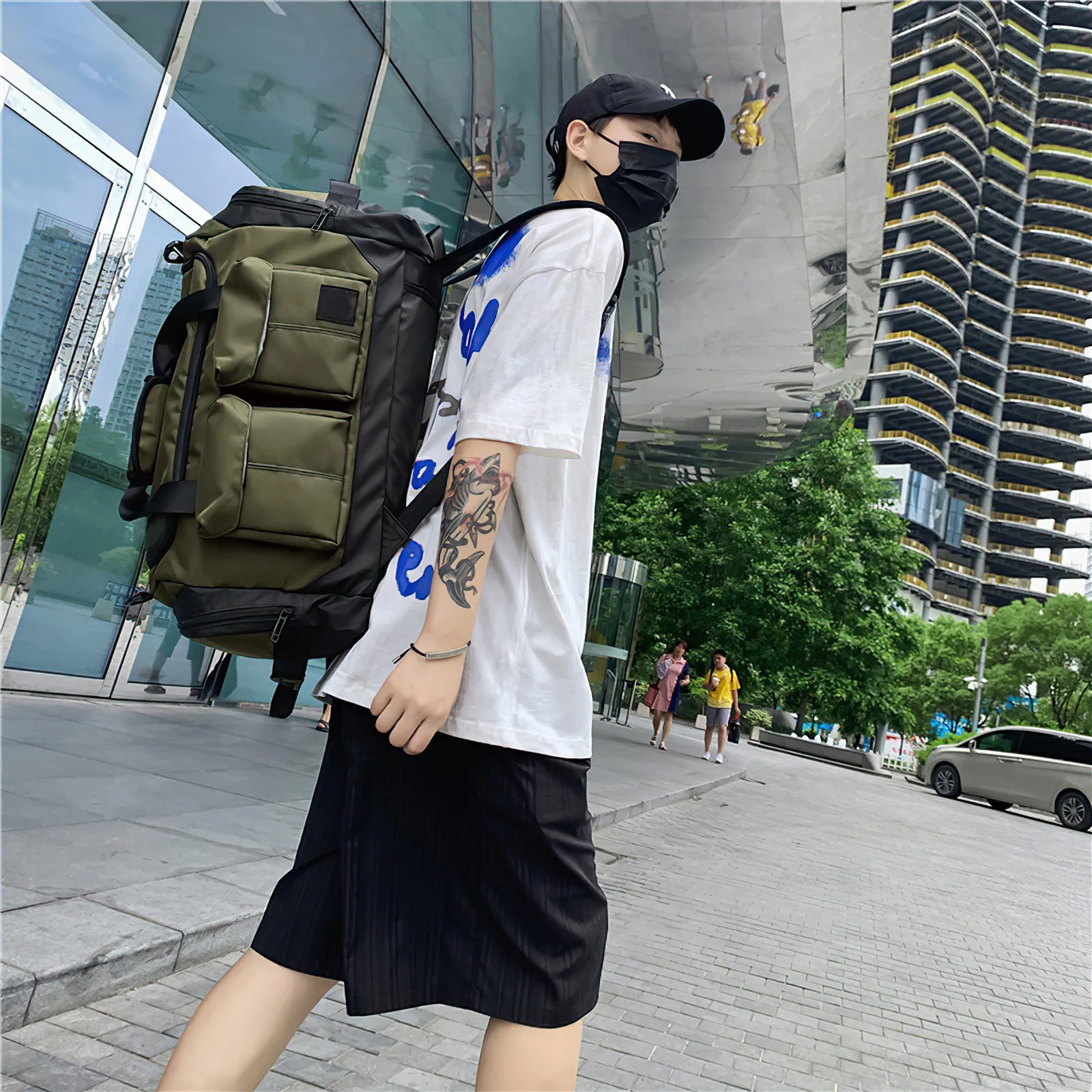 

Large Capacity Fitness Bag Dry Wet Separation Red Color Gym Travel Duffel Bags Portable Tote Bag For Airplanes