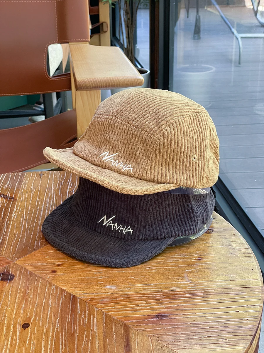 

Workwear Corduroy Short Brim Baseball Cap for Women with Letters, Face Slimming Couple Style Duckbill Cap for Men