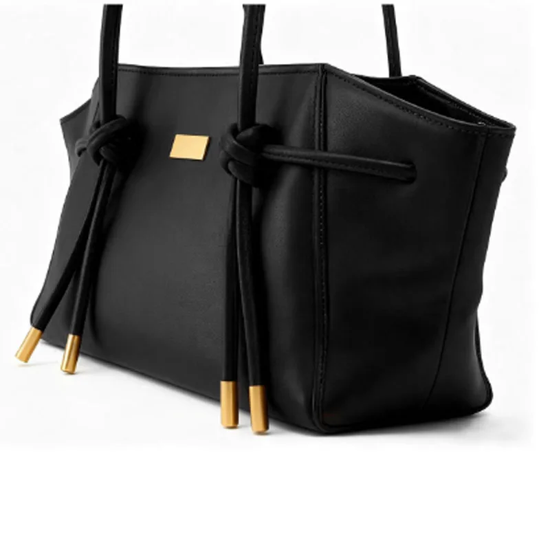 حقيبة يد نسائية كلاسيكية ذات سعة كبيرة 2026 حقيبة كتف عصرية جديدة للتنقل حقيبة حمل ترفيهية