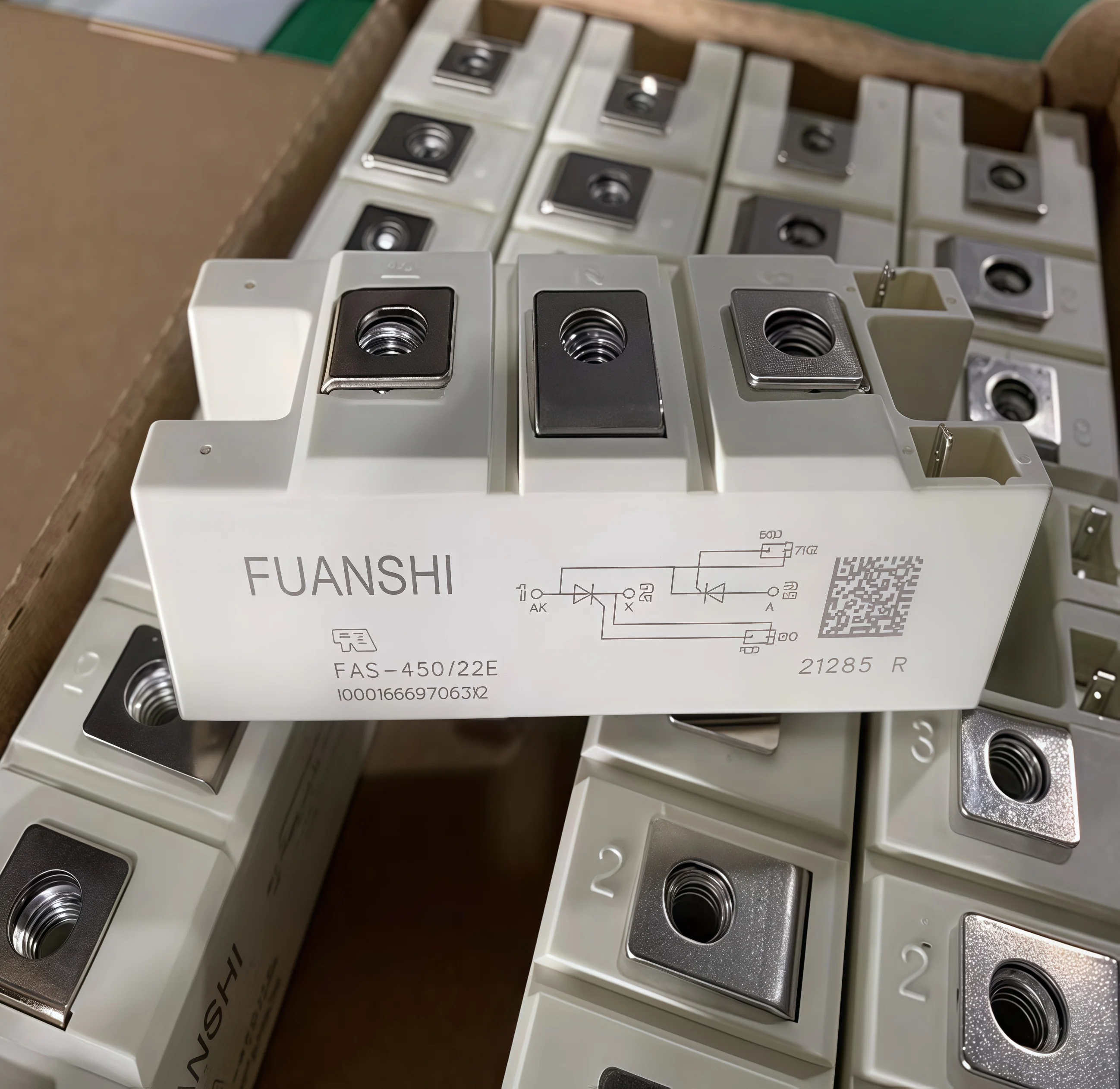 

Original FUANSHI thyristor module FAS-380 450/18E 22E FAS-400/22E thyristor in stock!