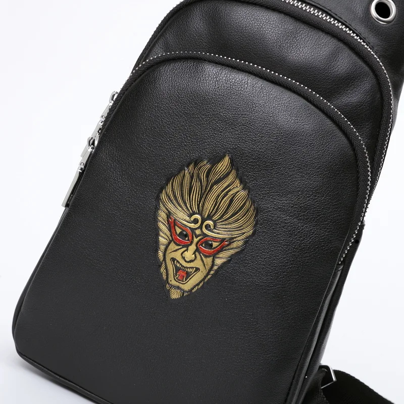 الرجال مرسومة باليد نمط عبر حقيبة صدر للرجال نمط جلد طبيعي الصدر عادية الكتف شخصية رسمت باليد Wukong حقيبة رجالية