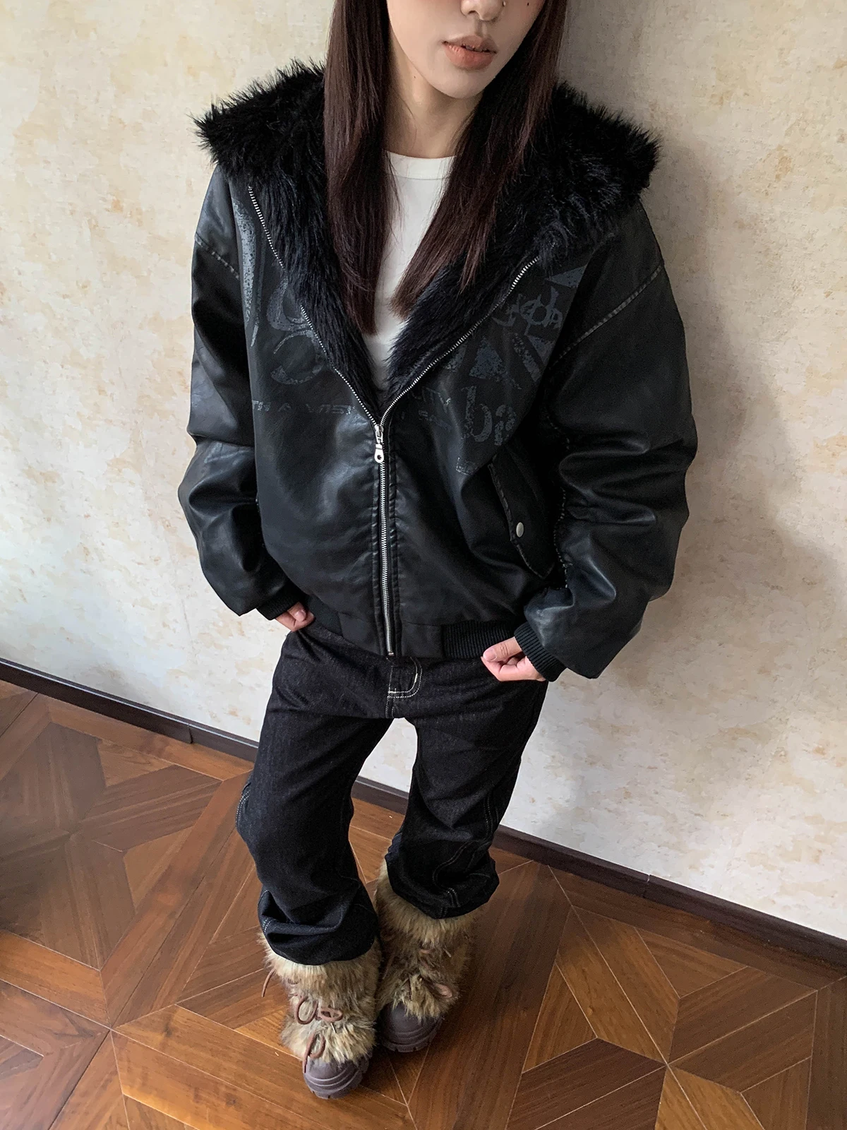 

Aket American Retro Hooded Jaet Women's Winter New Design Sense Pleated Coat Fluffy Inner Cotton Clothes Street Sle PU...