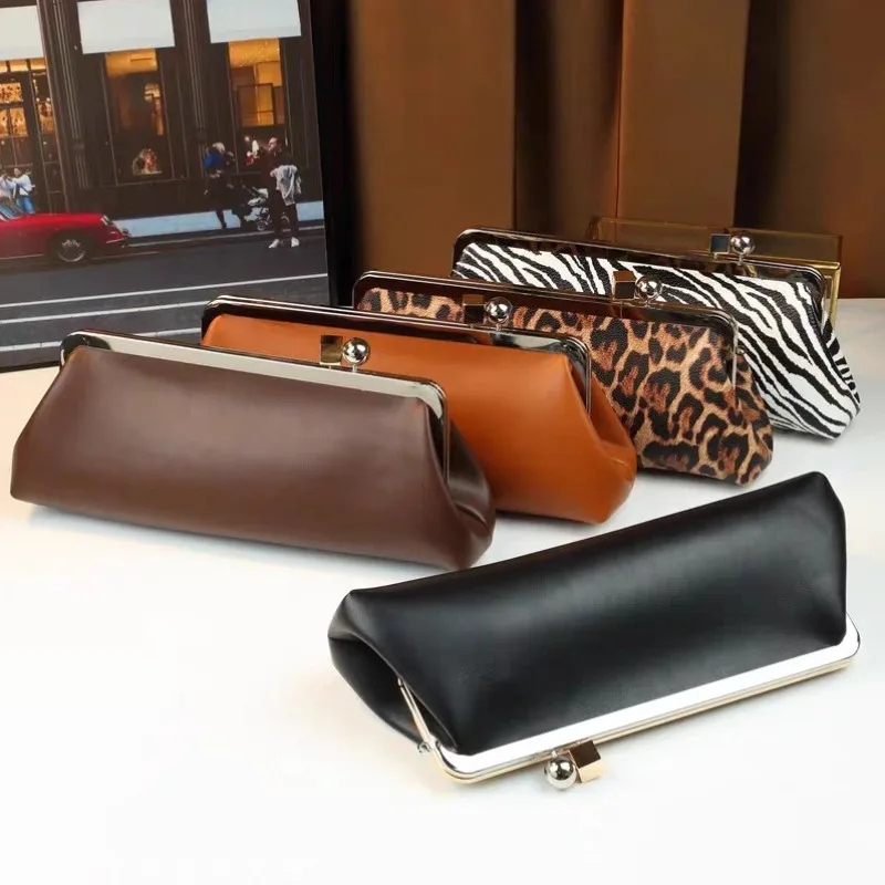 

Long Clutch Bag with Removable Shoulder Strap Women's Fashionable Baguette Bag, Luxury Designer Clip Handbag Purses for Ladies