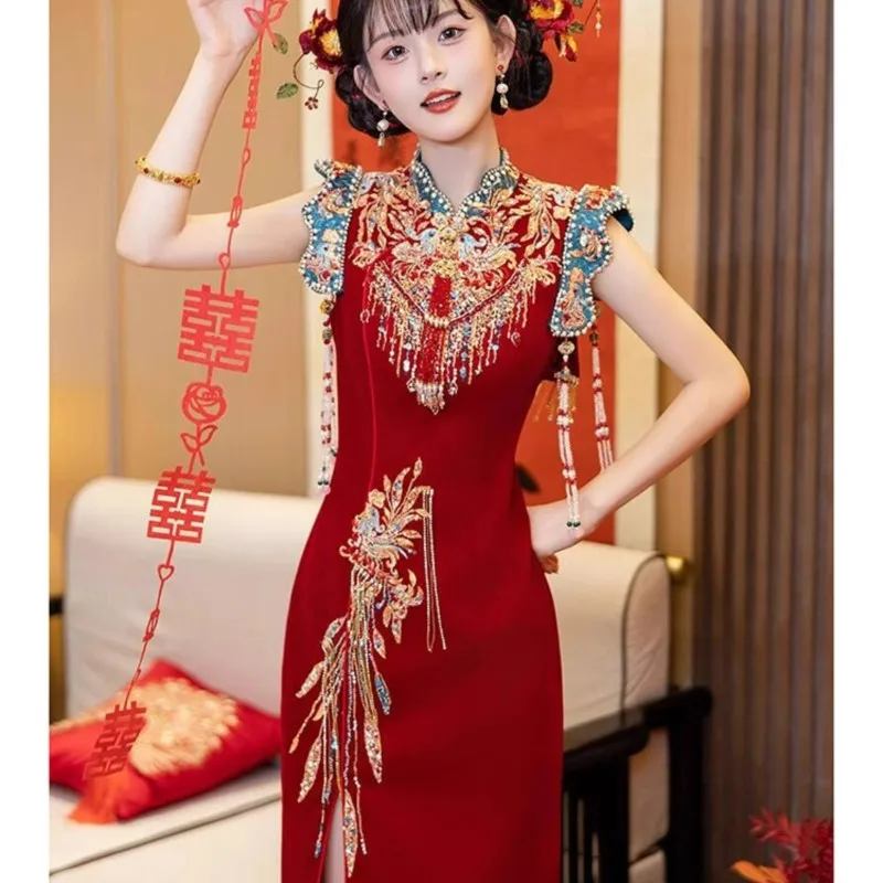 

A new Chinese-style wedding dress with