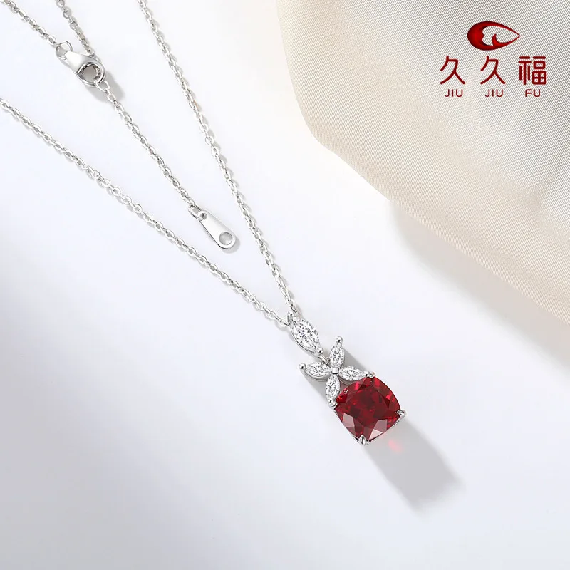 Light Luxury Cushion Cut Red Diamond Pendant Necklace for Women, PT950 Platinum with 2 Carat Moissanite, present gorgeous