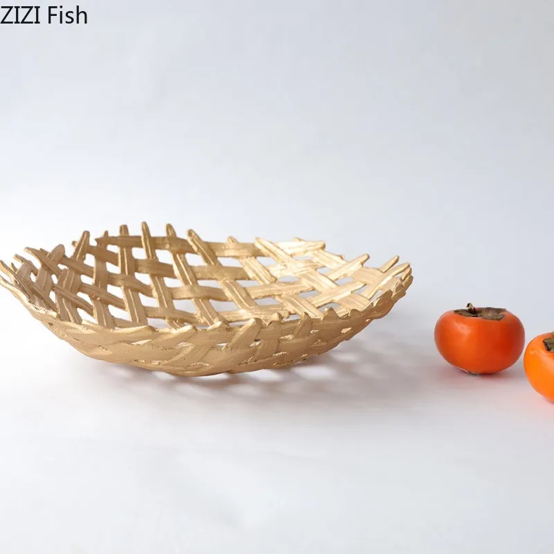 Metal Hollow Fruit Plate Decorative Plate Ornament Storage Tray Candy Dish Snack Bowl Showcase Tray Dessert Plates Dim Sum Dish