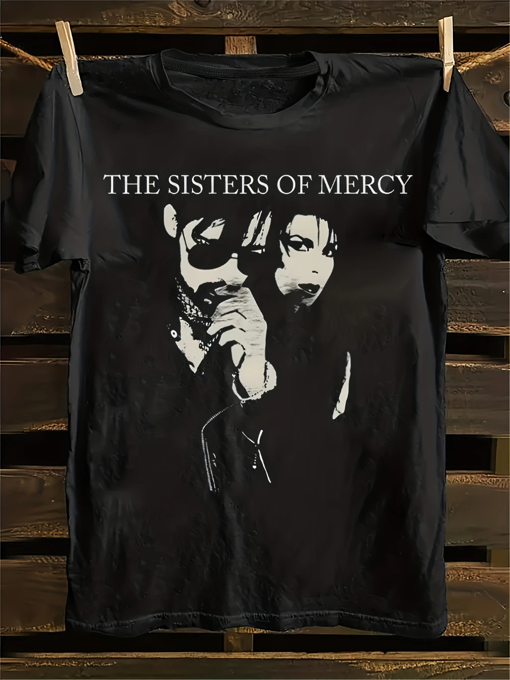 T-shirt imprimé style rock rétro A Compassionate Sisters, le choix parfait pour la mode, polyvalent, ample et décontracté