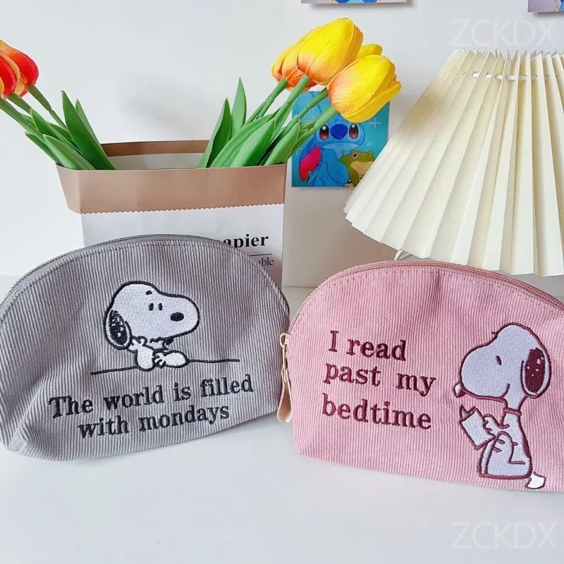 Snoopy Corduroy Mini Cosmetic Bag Cute Animation Women\'s Makeup Bag Portable Wallet Coin Purse Travel Toiletry Storage Wash Bag