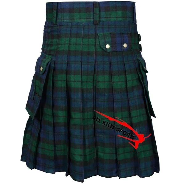 Men\'s traditional tartan kilt