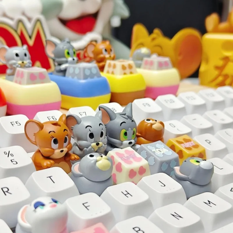 

В наличии оригинальная мыльная студия Том и Джерри, колпачок для клавиш, глухая коробка, декомпрессия, милая робочая станция, клавиатура на кончике пальца, игрушка G