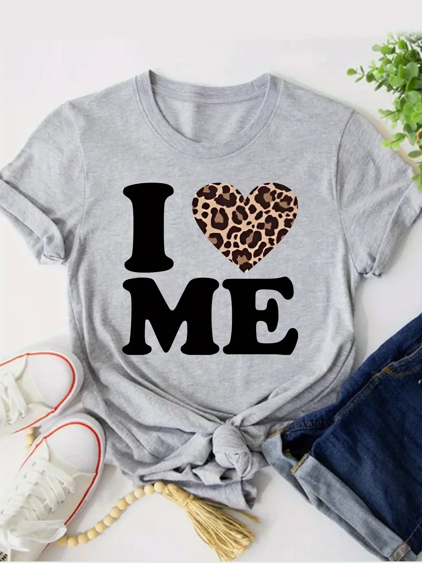 Dames I Me T-shirt met luipaardhartprint Casual Comfortabel T-shirt met ronde hals en korte mouwen Perfect voor casual kleding Trendy casual