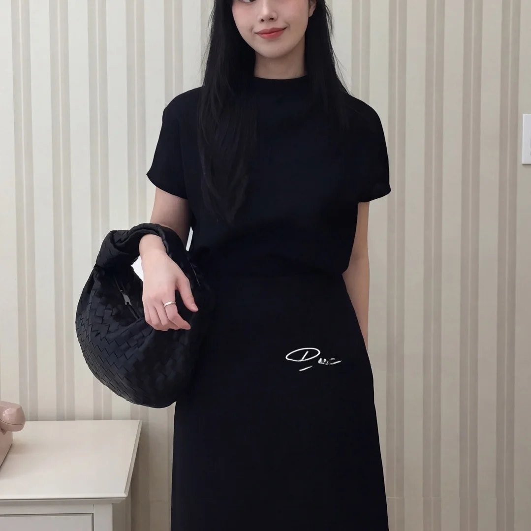 

Slimming Commute Style Half Skirt Set Thin Texture Short Sleeve Women's Fashion Outerwear Standard Fit Button Detail