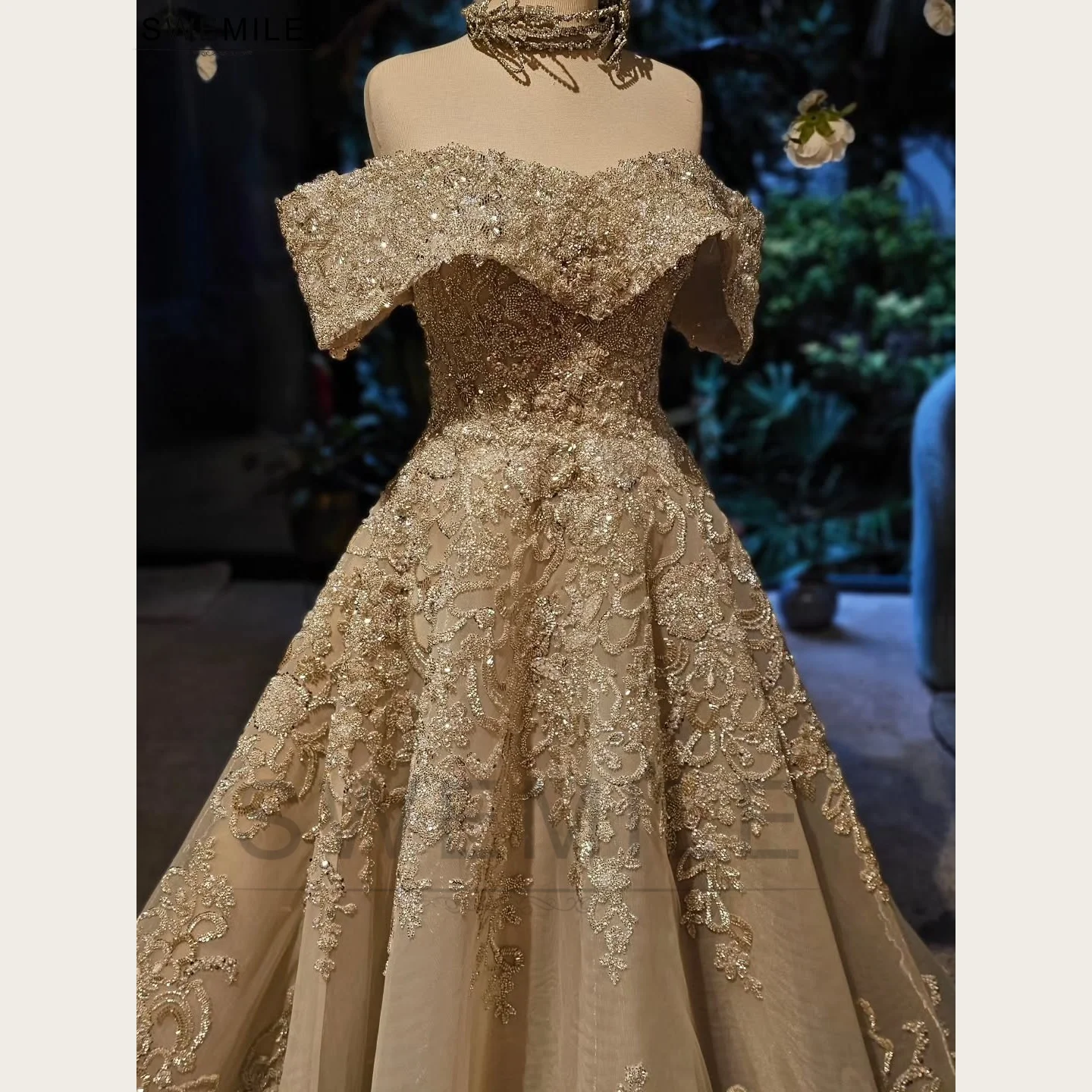 SWEMILE Haute Couture Luxury Evening Dresses Crystal Beaded Off Shoulder Sleeveless A-Line Prom Dress Floor-Length Formal Gowns