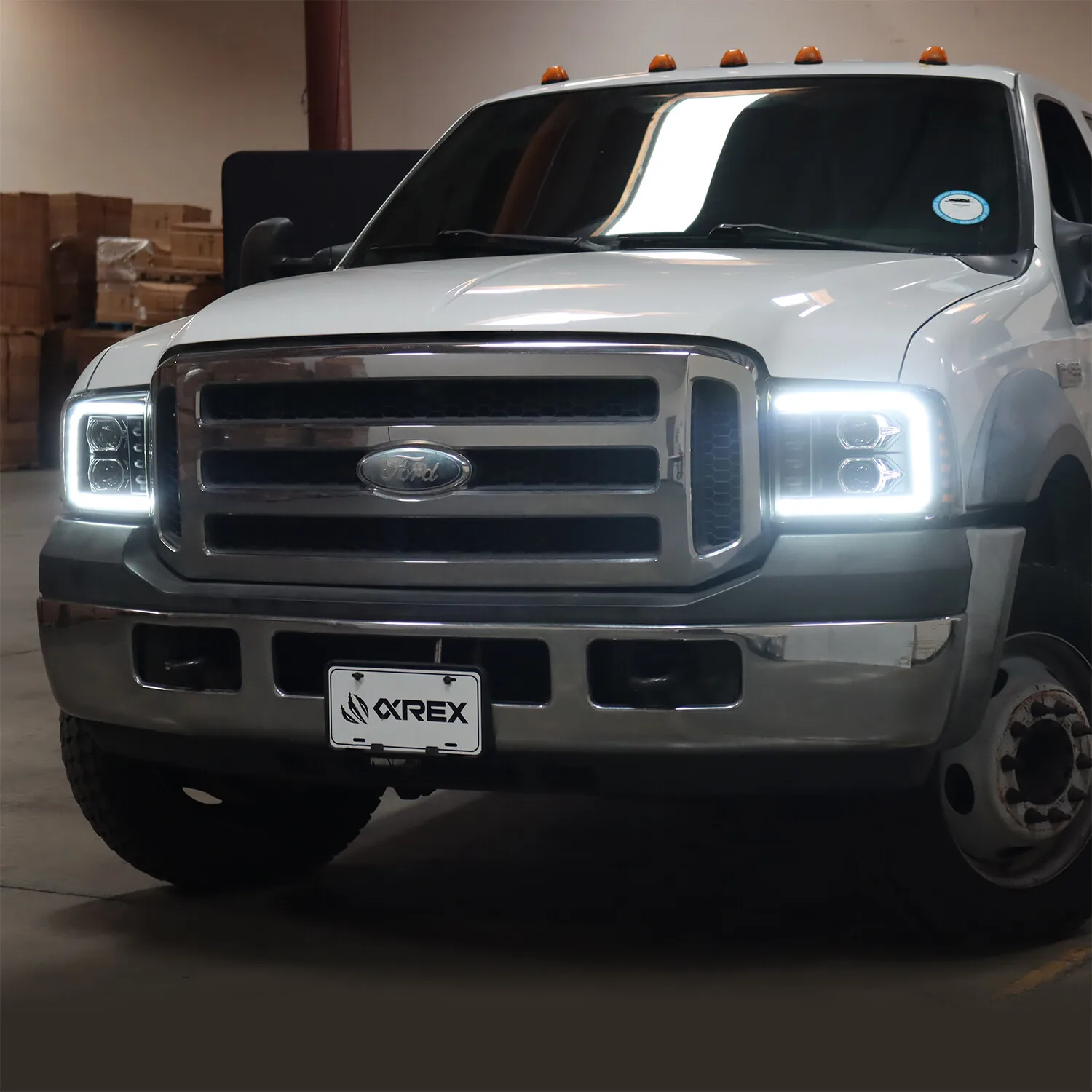 For 05-07 Ford Super Duty/Excursion LUXX-Series LED Projector Headlights Black