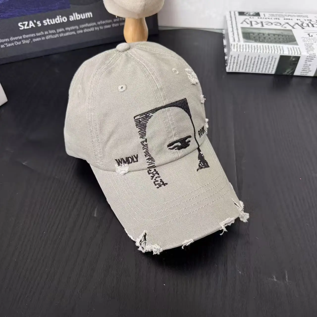Amerikanische personalisierte Baseballkappe mit Stickerei, zerrissenem Design, weich, lässig, vielseitig, für Herren und Damen, großer Kopfumfang, Outdoor-Sport – Detail 8