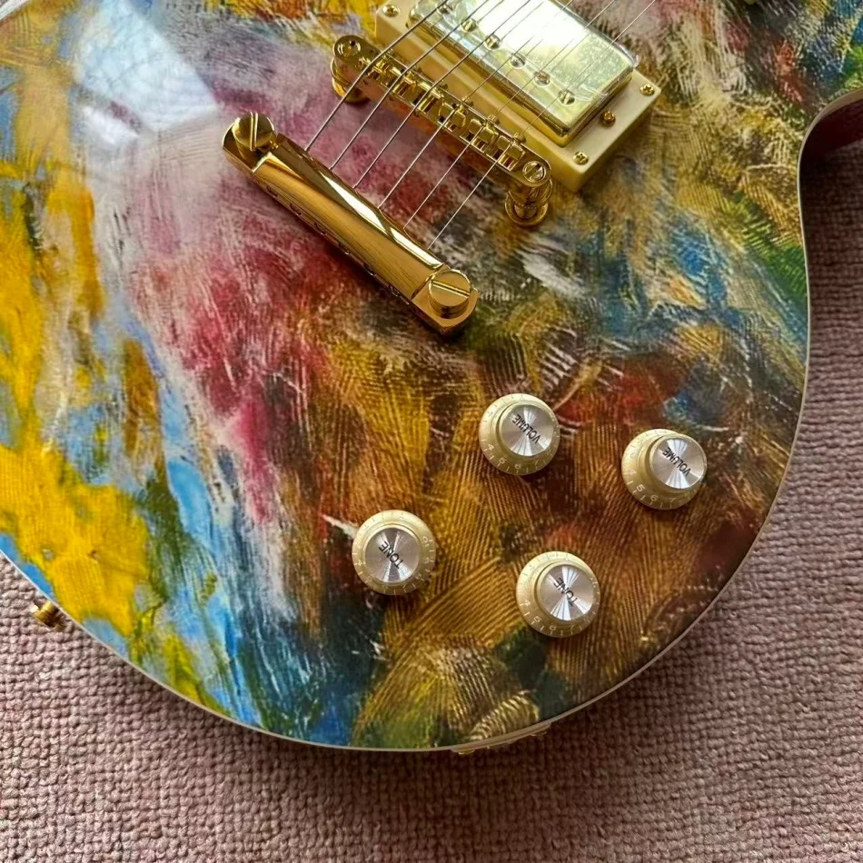 Guitarra eléctrica de color marrón claro, herrajes dorados, diapasón de palisandro, guitarra eléctrica con diseño estampado, guitarra, en stock