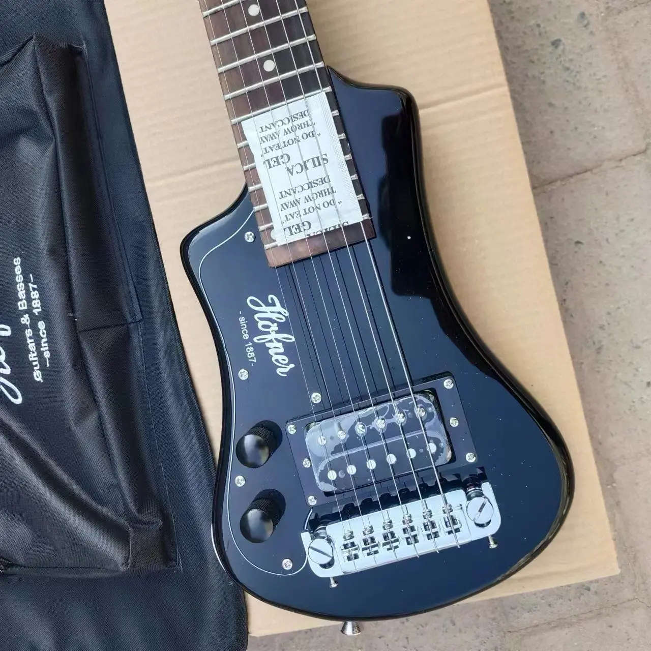 Black Mini Electric Guitar with Bag, High Quality, 6 Strings, Left Hand, Solid Basswood Body, Easy Taking, Travel, 34 in