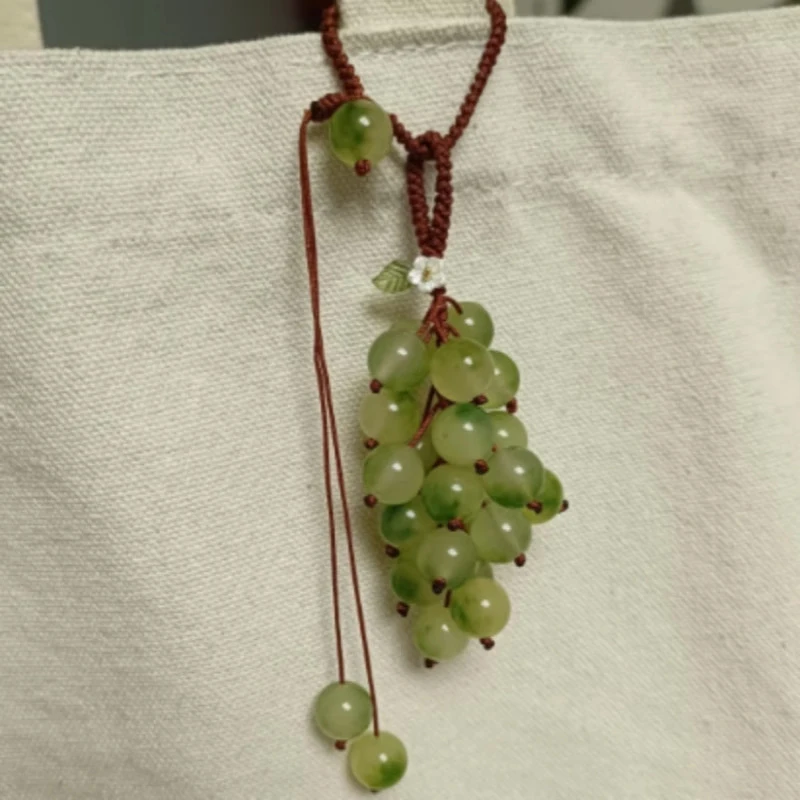 Gran oferta, llavero con colgante de uva verde simulada, bonito bolso con cuentas, adornos para coche para mujer, decoración de bolso