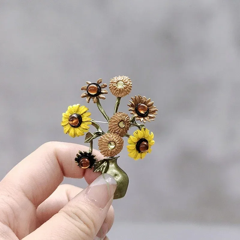 Literary Vintage Van Gogh Sunflower Vase Brooch for Women Creative Gerbera Personalized Clothes Pin Corsage Jewelry Accessories