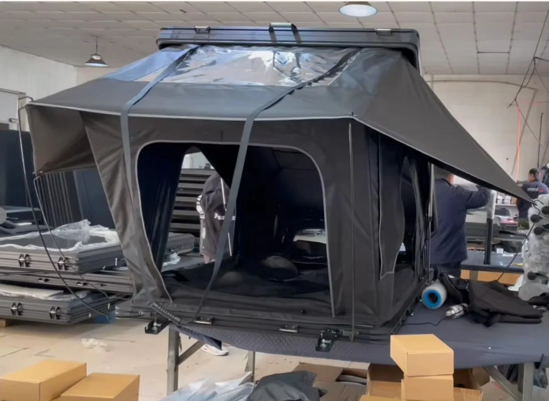 2025 New  Light Aluminum Hard Shell Rooftop Tent Triangular 2-3 People Car Roof Tent For 4x4 Truck Pickup Off Road Camping