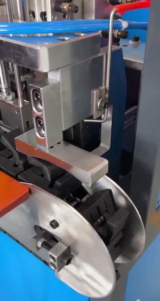 Máquina de torção e descascamento de fios, máquina automática de corte de tiras, máquina de descascar cabos, máquinas de descascar,