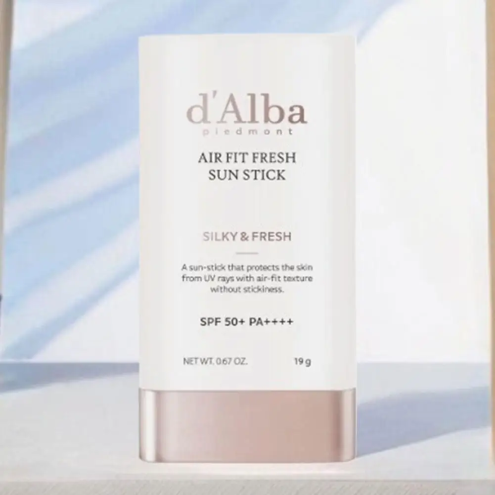 عصا D'ALBA الواقية من الشمس المرطبة الشفافة مع واقي من الشمس فعال، وتأثيرات مهدئة وإصلاح للعناية بالبشرة