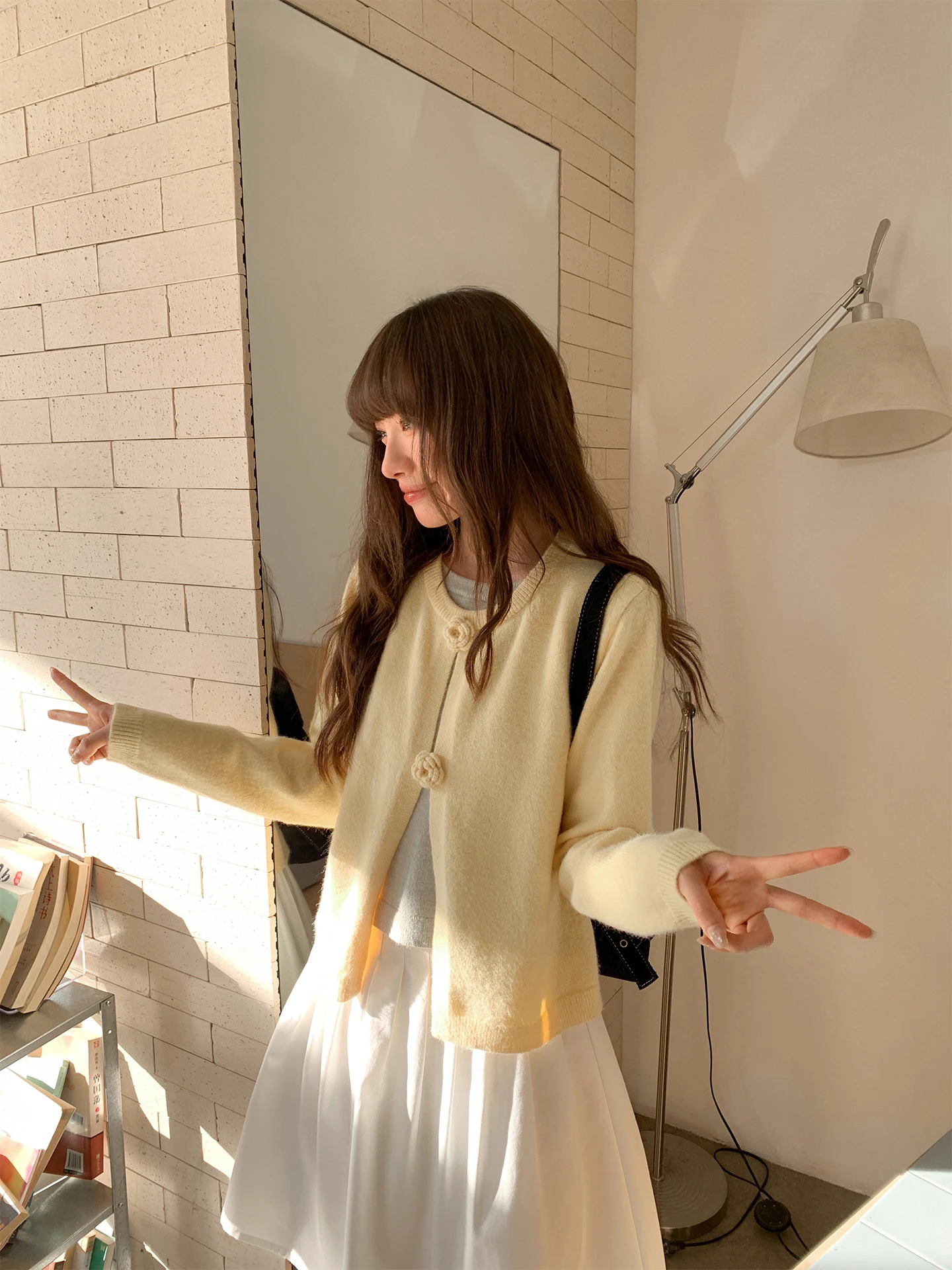 

Мягкий вязаный свитер женский, весна-осень, новинка, имитация двухслойности, с цветочным принтом, свободный крой, длинный рукав, круглый вырез, топ