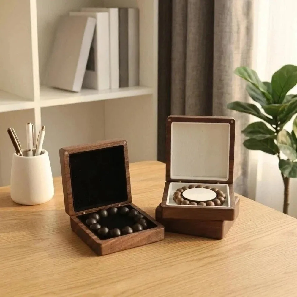 Fashion Luxury Walnut Wooden Bracelet Holder Square Magnetic Hand Chain Box Anti-collision Packaging Jewelry Storage Case Couple