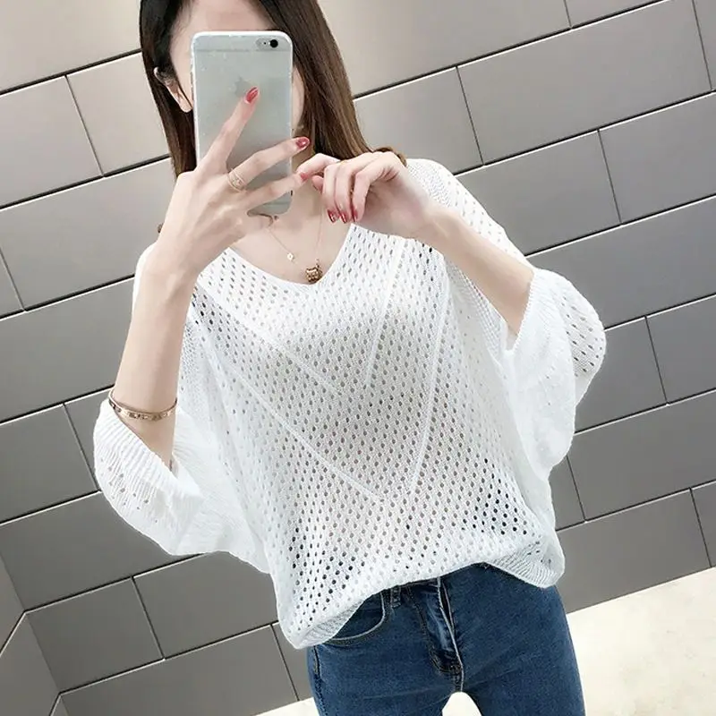 Ladies Fashion Mesh Hollowed Out See-through Pullover Sweater Tshirts Women Sexy Tops Female Girl Casual Knitted T-shirt Vy1606