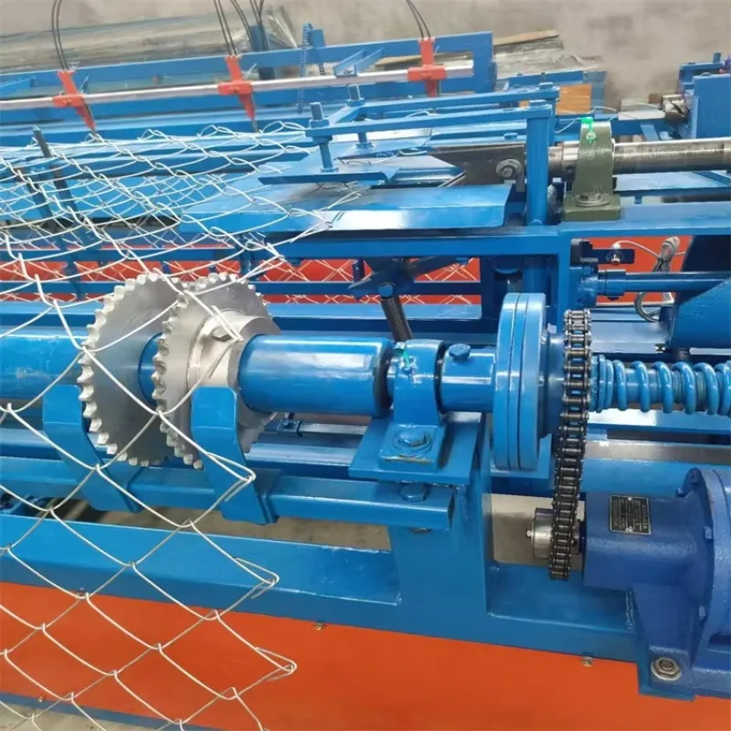 Customized Fully Automatic Double Wire Chain Link Fence Making Machine For Wire Mesh Production