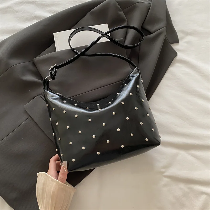 

Сумка большой вместимости, новая модная нишевая сумка через плечо с заклепками, сумка через плечо для путешествий, женская сумка для пельменей