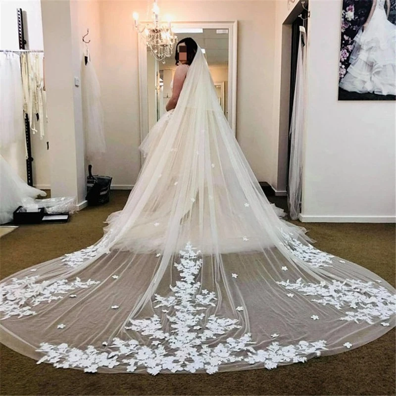 

4 Meters 2 Layer Lace Appliqued Wedding Veil Accessories Cathedral Long Blusher Veil with Metal Comb Bride Headpi Velos De Novia