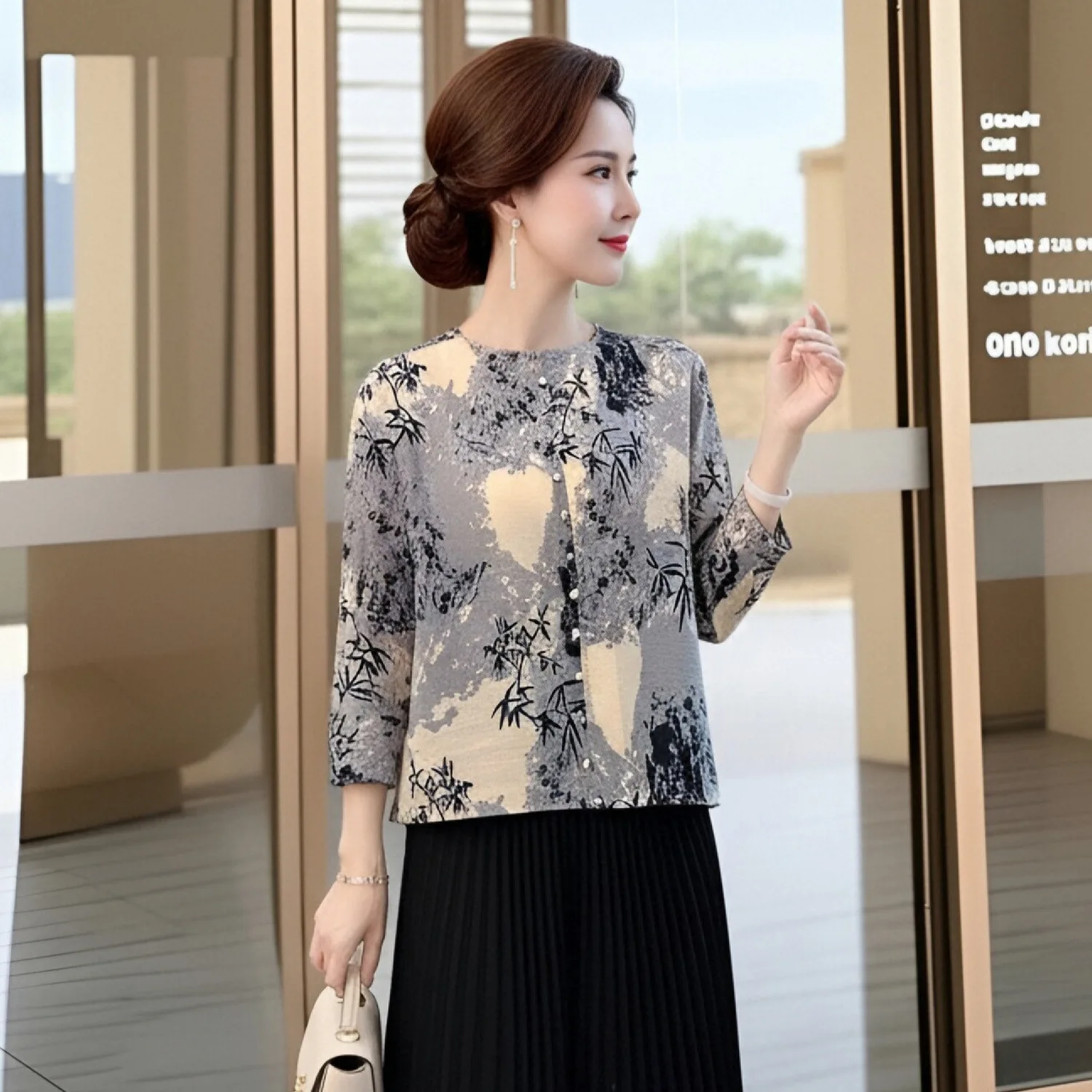 

Miyake Pleated T-shirt Women's 2026 New Round Neck Single-breasted Short-sleeved Retro Printed Loose Shirt Spring Top